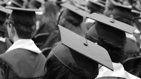 CSC urges college honor graduates to apply for eligibility.